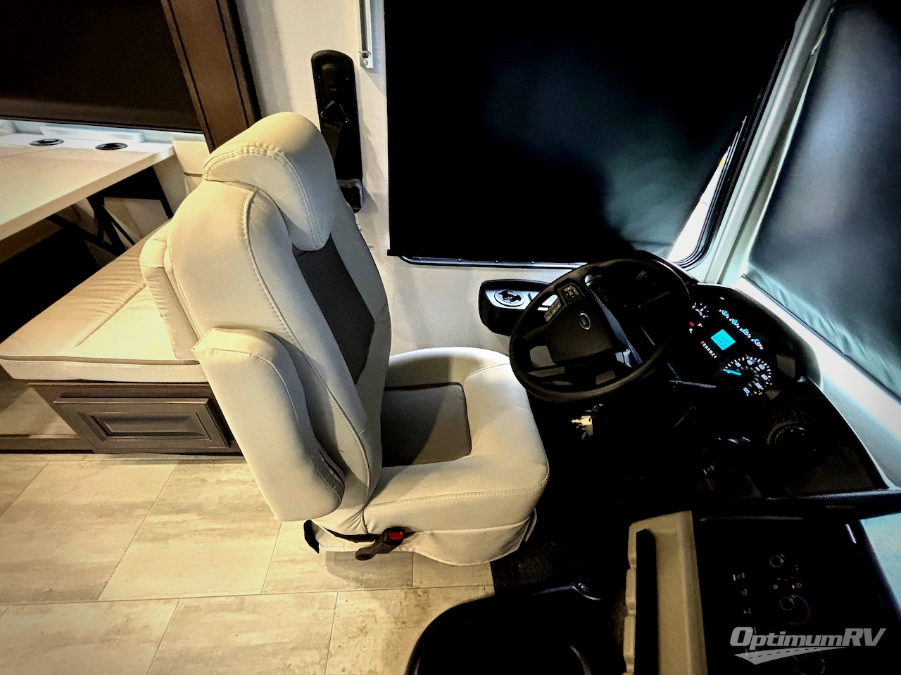 2025 Forest River Georgetown 5 Series 31L5 Photo 7