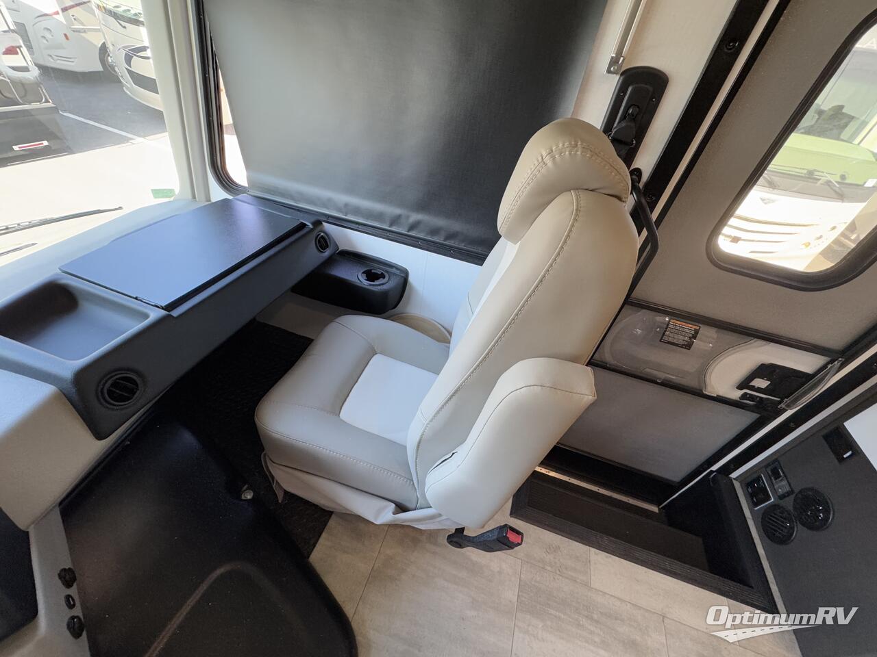 2025 Forest River Georgetown 5 Series 36F5 Photo 10