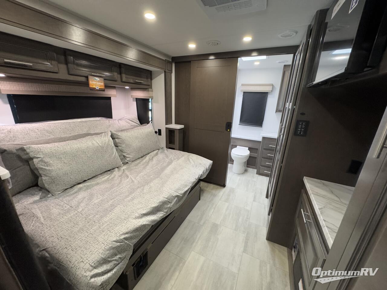 2025 Forest River Georgetown 5 Series 36F5 Photo 15