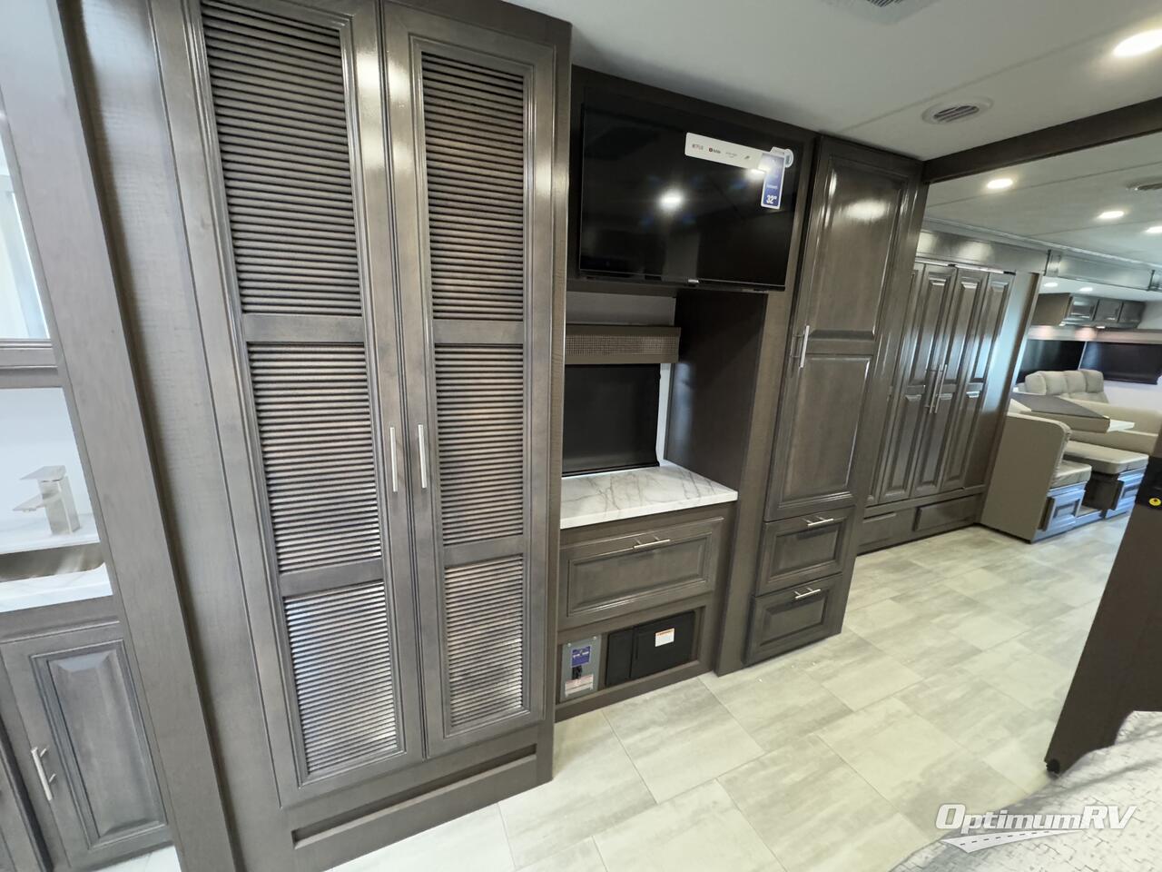 2025 Forest River Georgetown 5 Series 36F5 Photo 17