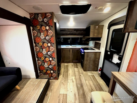 2021 Venture Sonic SN241VFK RV Photo 2