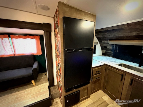 2021 Venture Sonic SN241VFK RV Photo 3