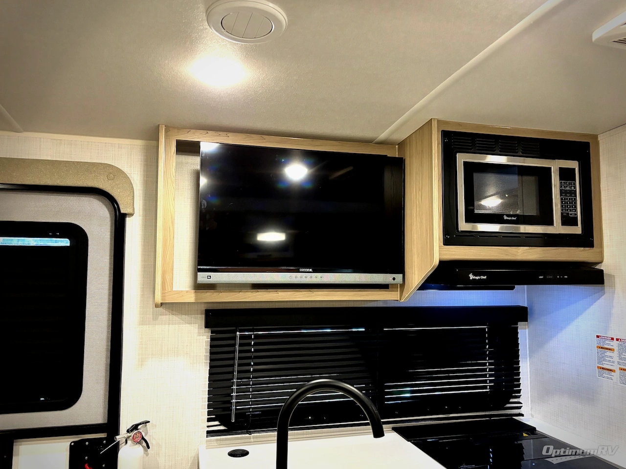 2024 Forest River Rockwood Mini Lite 2109S Photo 10