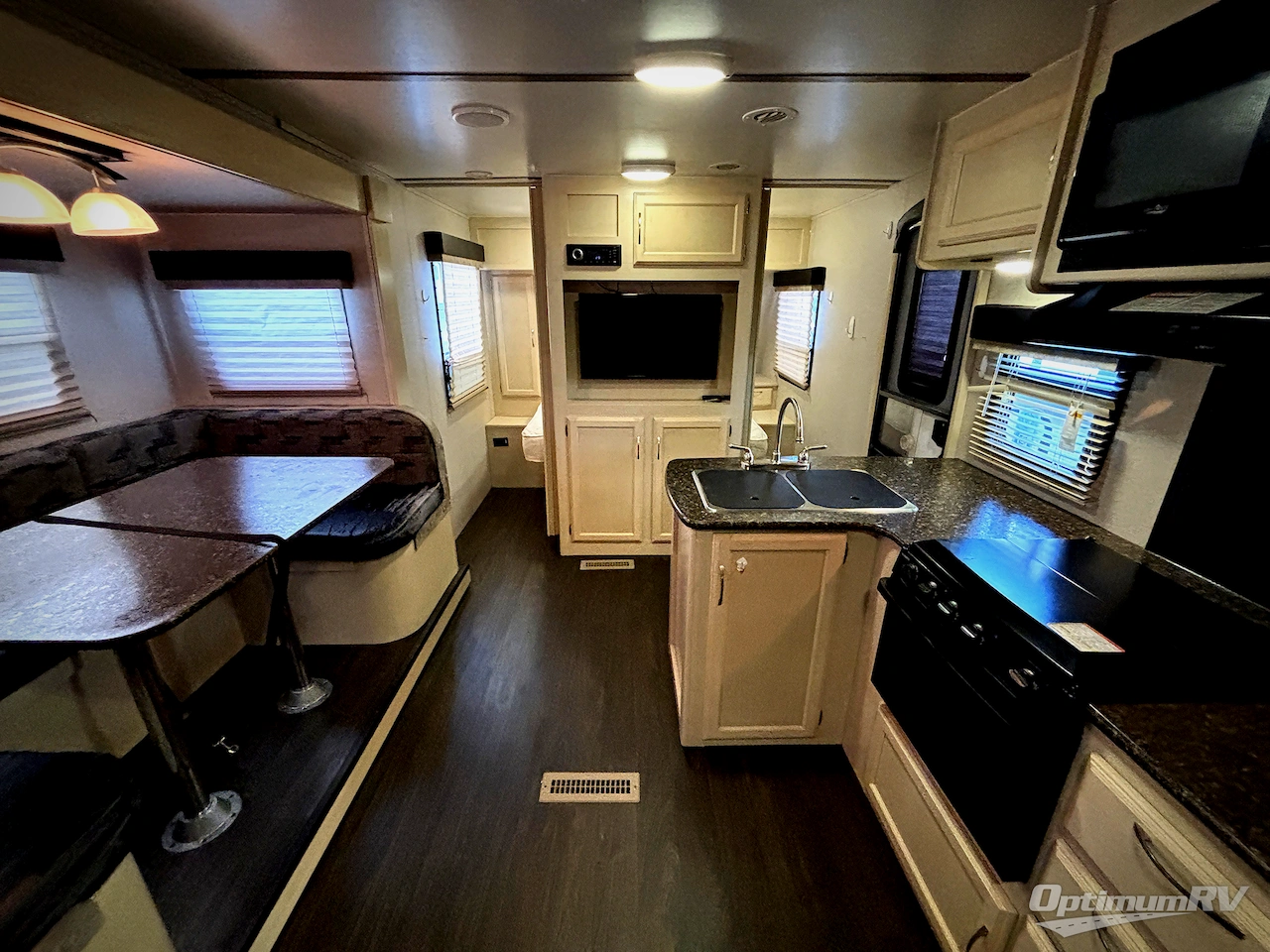 2019 Winnebago Towables Minnie 2455BHS Photo 5