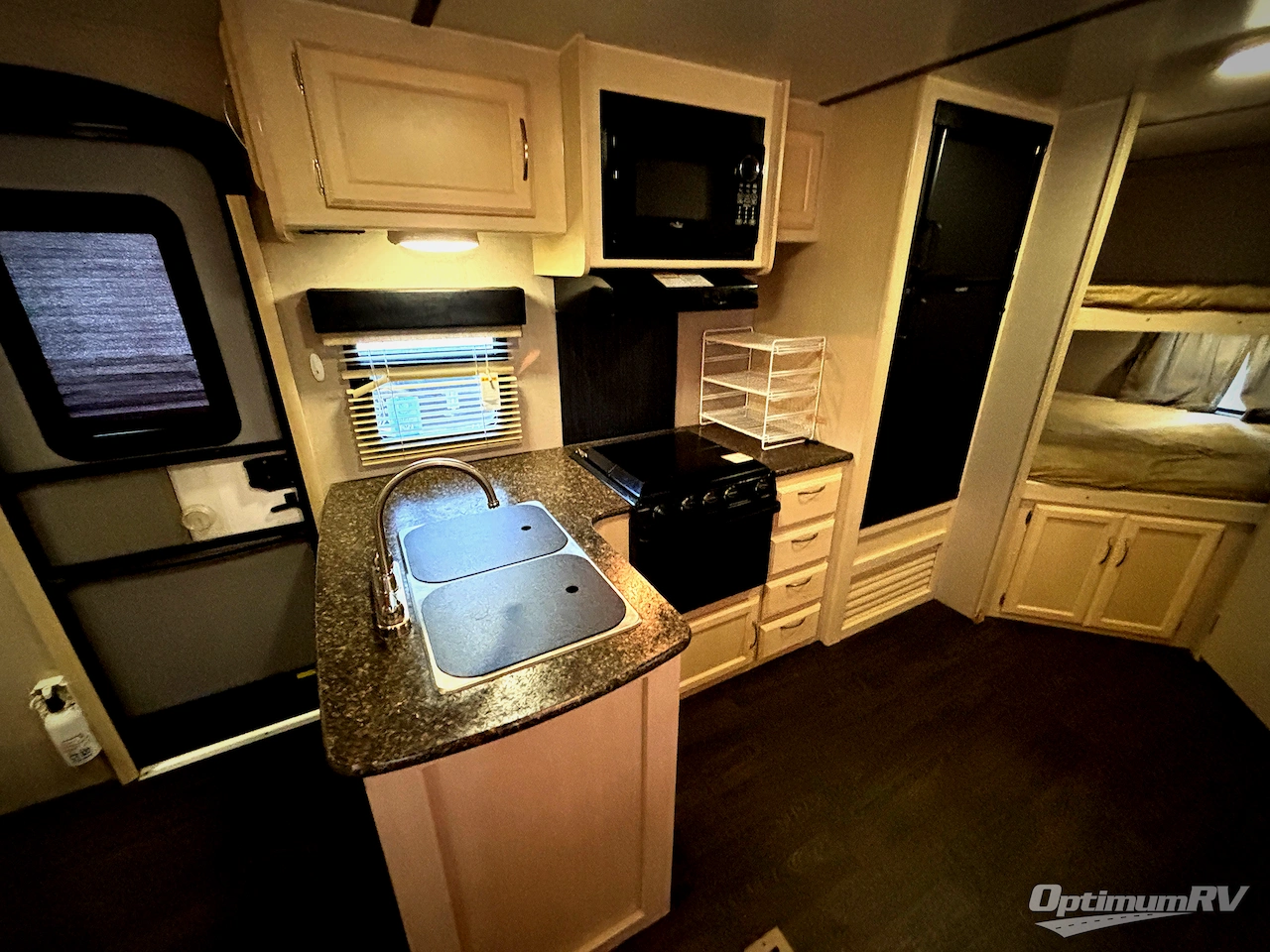 2019 Winnebago Towables Minnie 2455BHS Photo 9