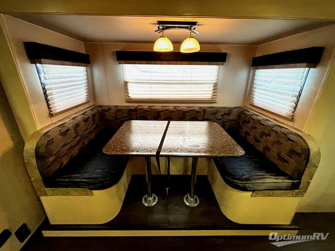 2019 Winnebago Towables Minnie 2455BHS Photo 10