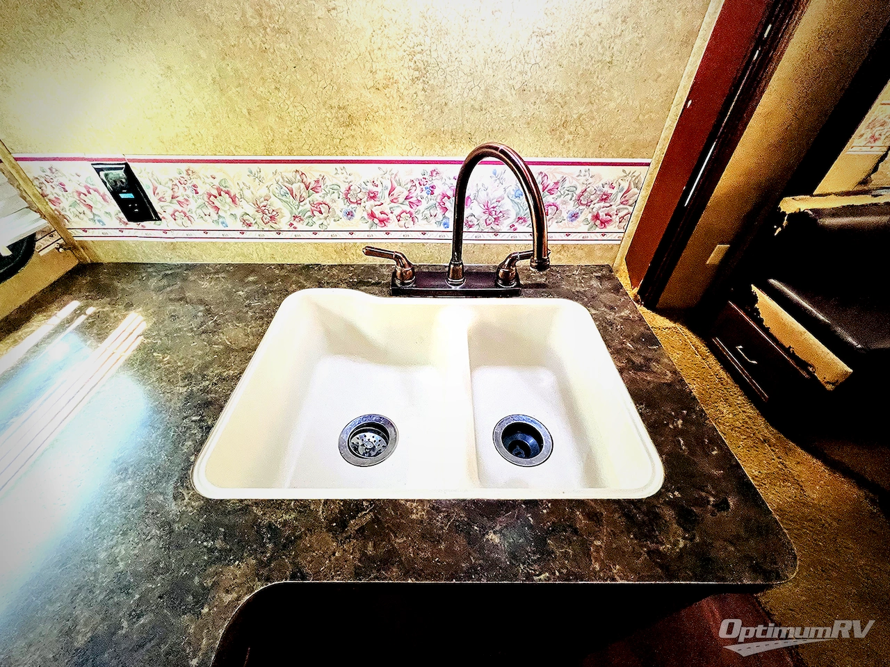 2012 Forest River Sandpiper 365SAQ Photo 15