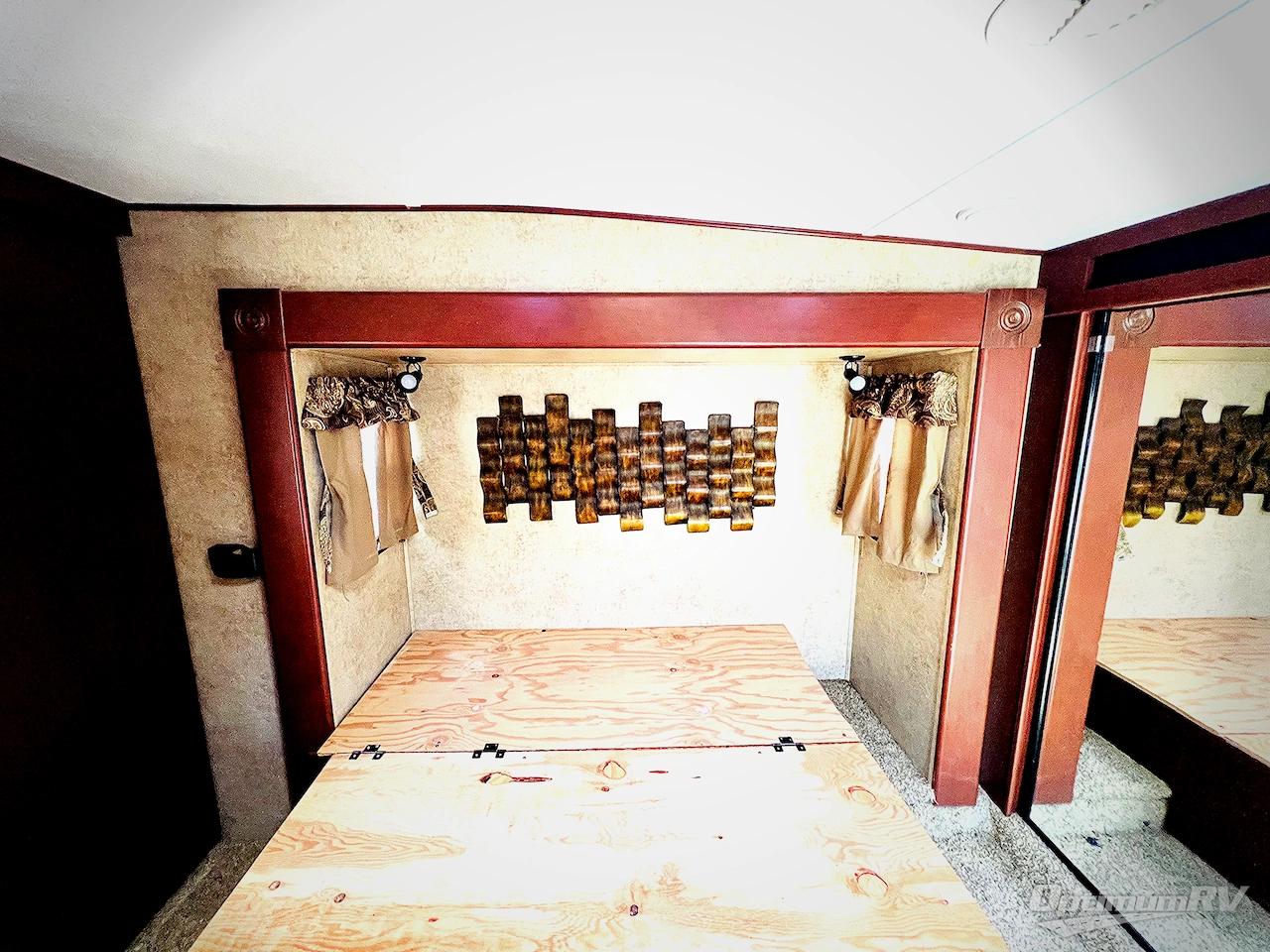 2012 Forest River Sandpiper 365SAQ Photo 24