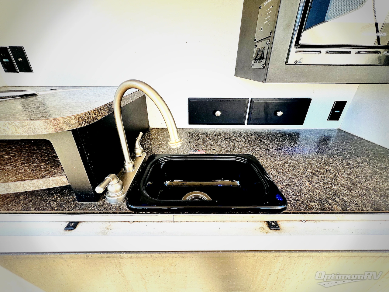 2012 Forest River Sandpiper 365SAQ Photo 28