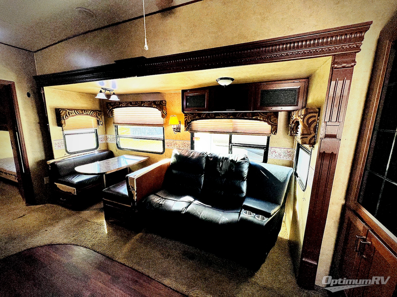 2012 Forest River Sandpiper 365SAQ Photo 4