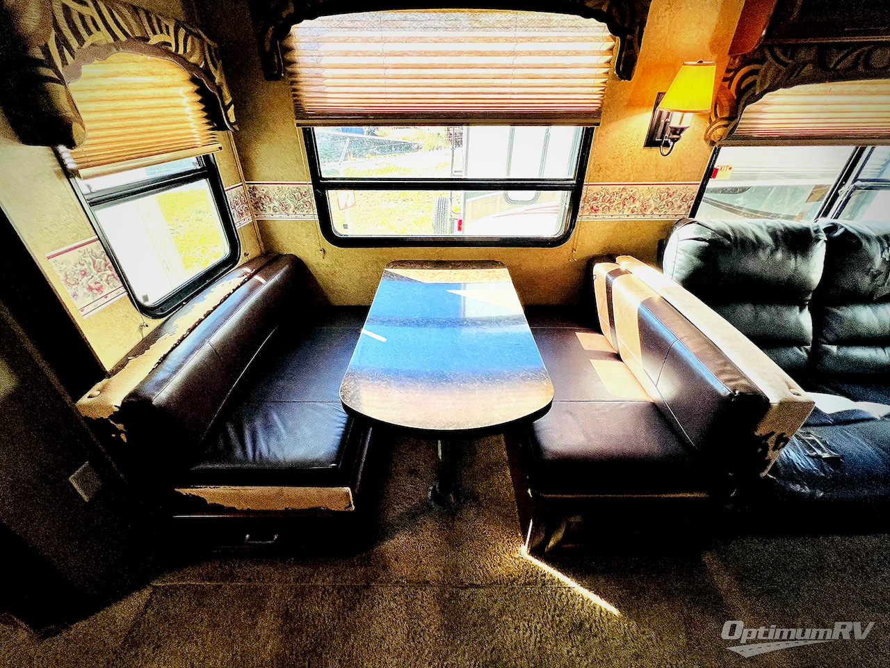 2012 Forest River Sandpiper 365SAQ Photo 5