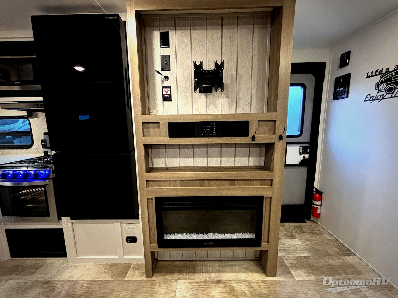 2025 Palomino Puma 31QBBH Photo 6