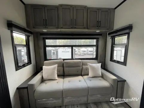 2023 KZ Durango Gold G383RLQ RV Photo 3