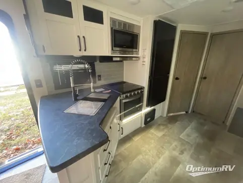 2024 Palomino Puma 32BHQS RV Photo 2