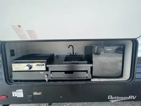 2024 Palomino Puma 32BHQS RV Photo 4