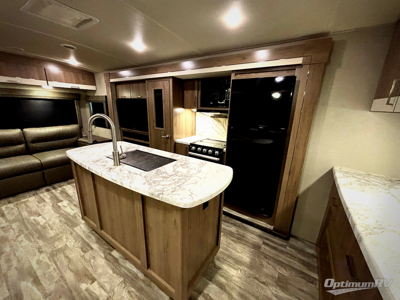 2022 Grand Design Imagine 2970RL Photo 13