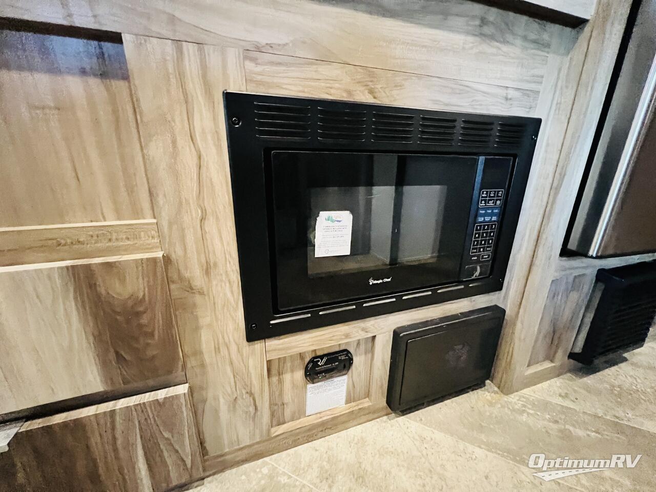 2022 Palomino Real-Lite Mini RL189 Photo 14