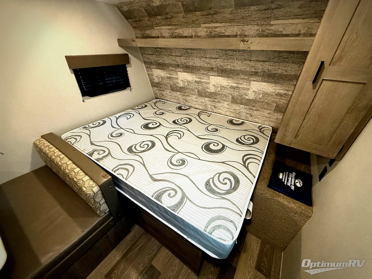 2021 Keystone Springdale Mini 1800BH Photo 6