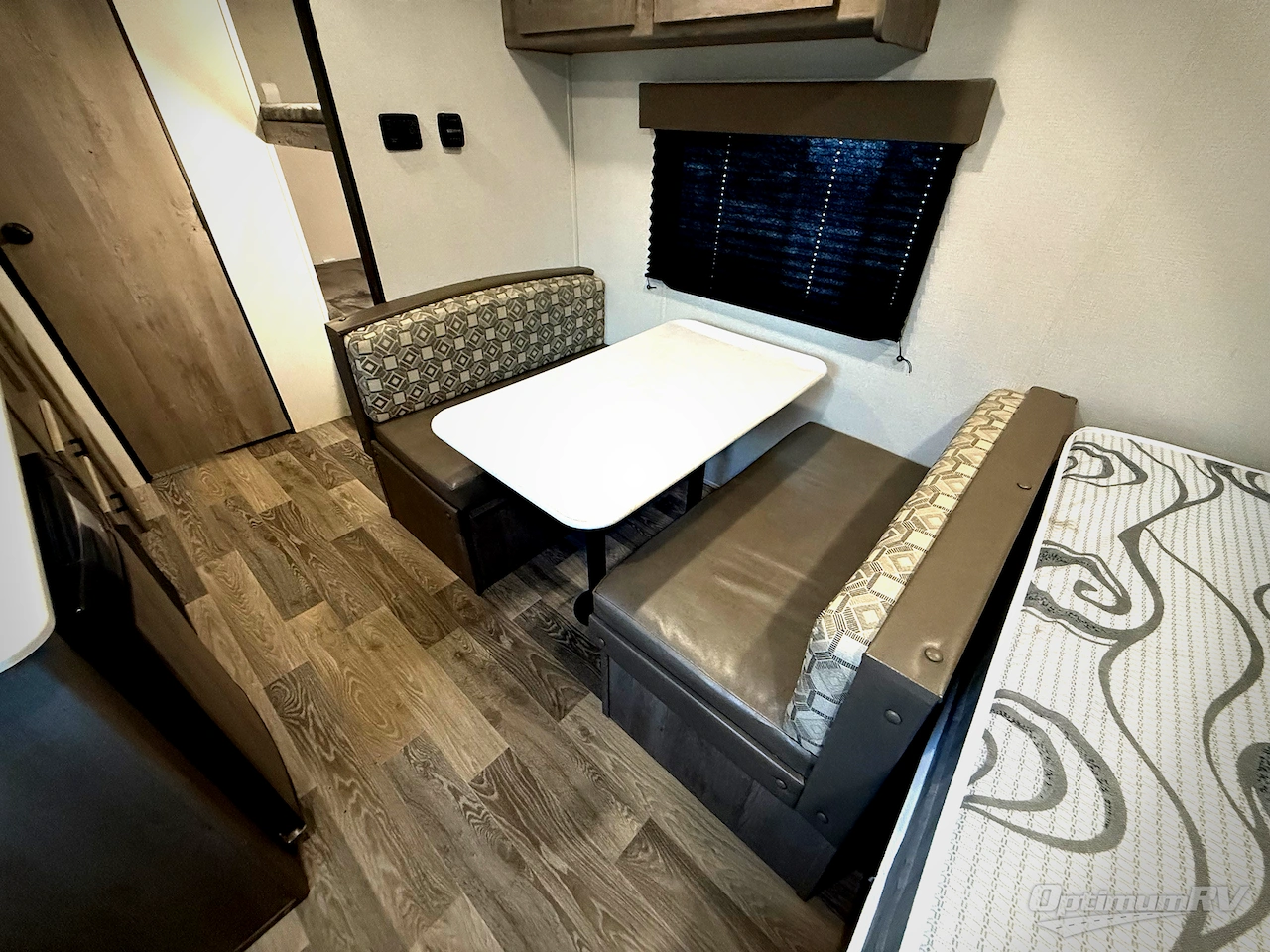 2021 Keystone Springdale Mini 1800BH Photo 7