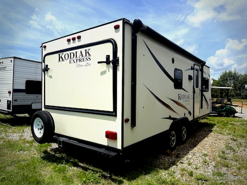 2017 Dutchmen Kodiak Express 222ES RV Photo 2