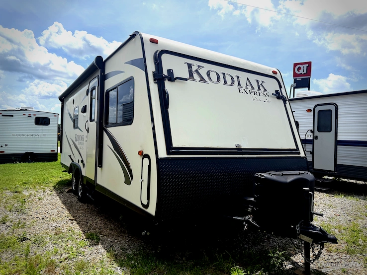 2017 Dutchmen Kodiak Express 222ES RV Photo 1