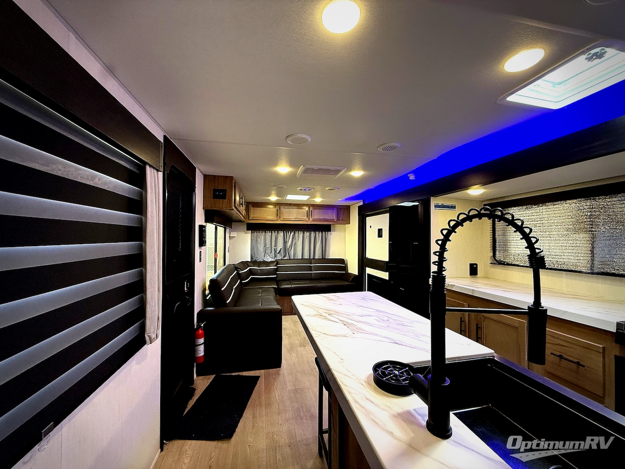 2025 Forest River Cherokee Grey Wolf 27LH Photo 5