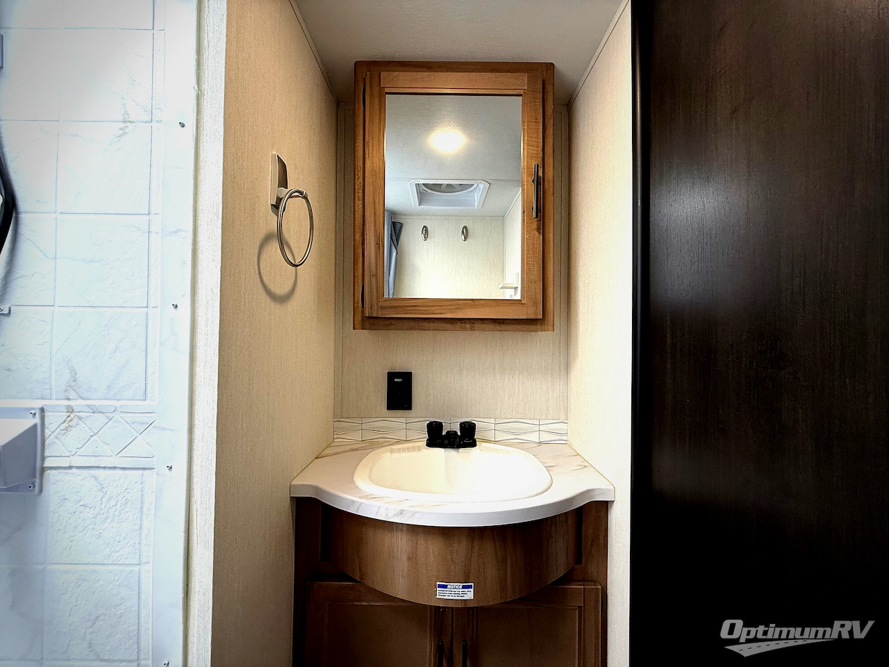 2025 Forest River Cherokee Grey Wolf 27LH Photo 9