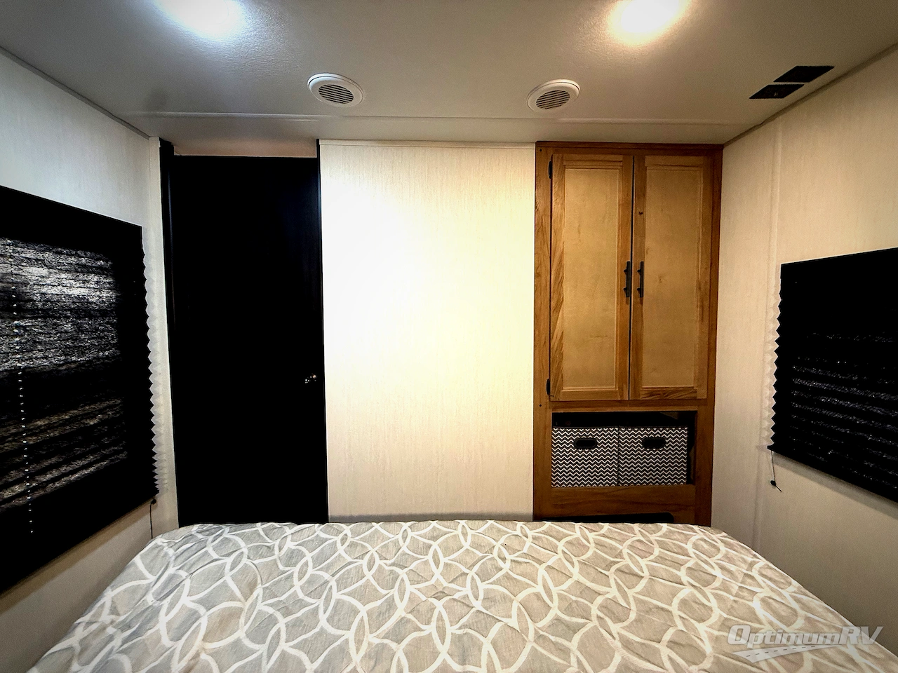 2025 Forest River Cherokee Grey Wolf 27LH Photo 13