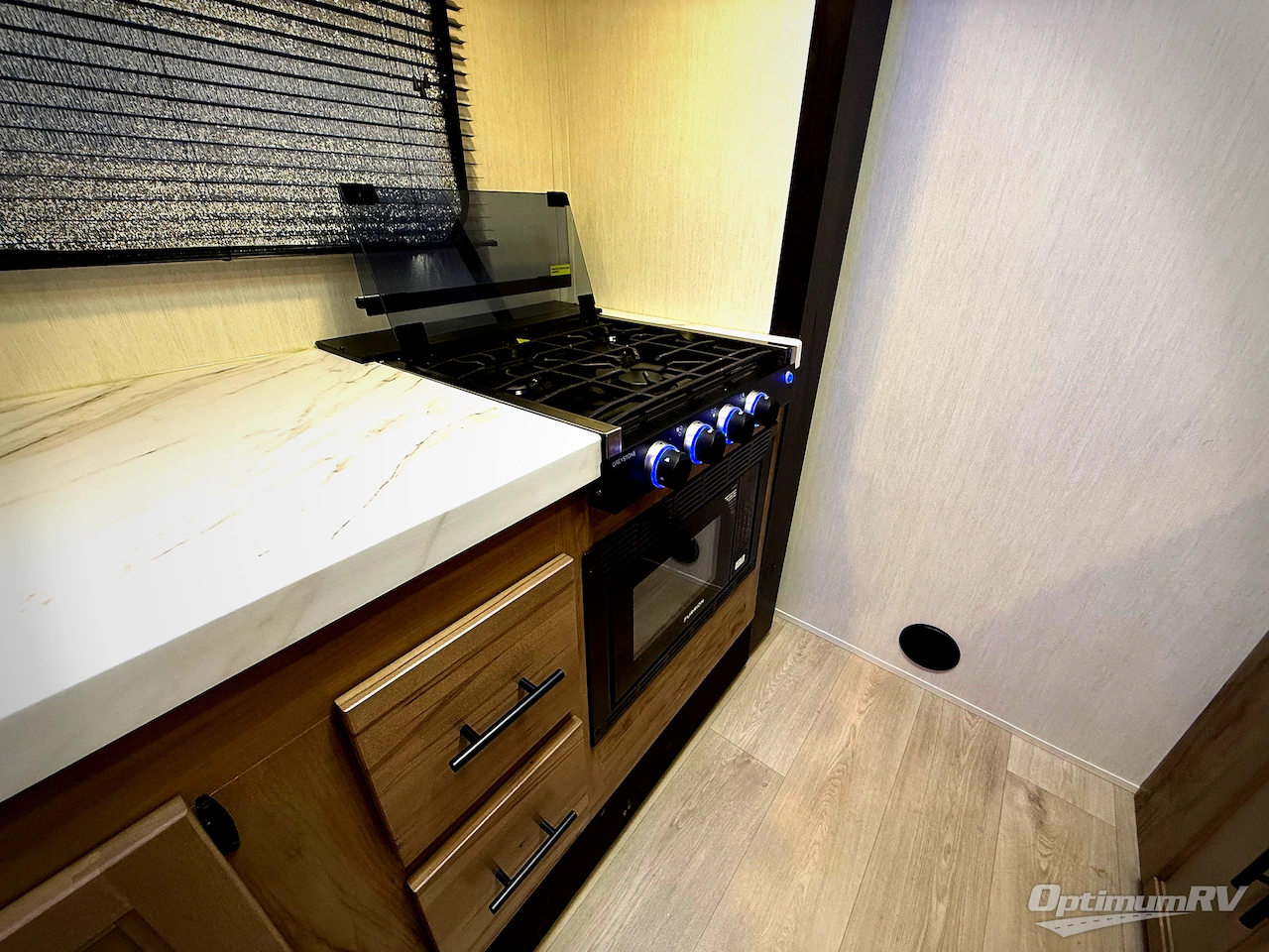 2025 Forest River Cherokee Grey Wolf 27LH Photo 18