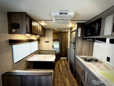 2021 Gulf Stream Enlighten 25BH RV Photo 2