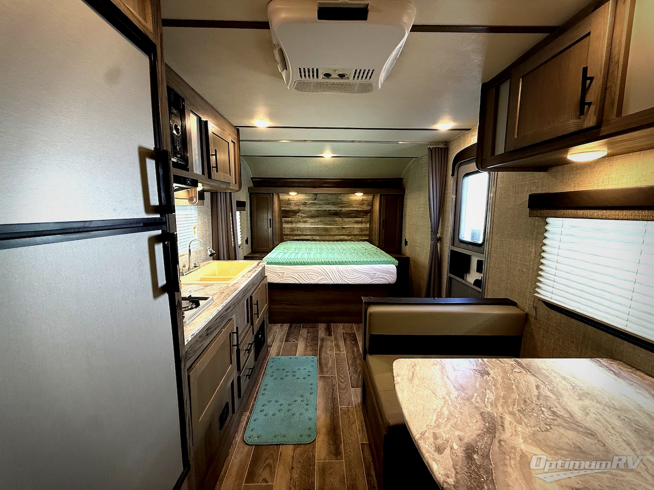 2021 Gulf Stream Enlighten 25BH Photo 5