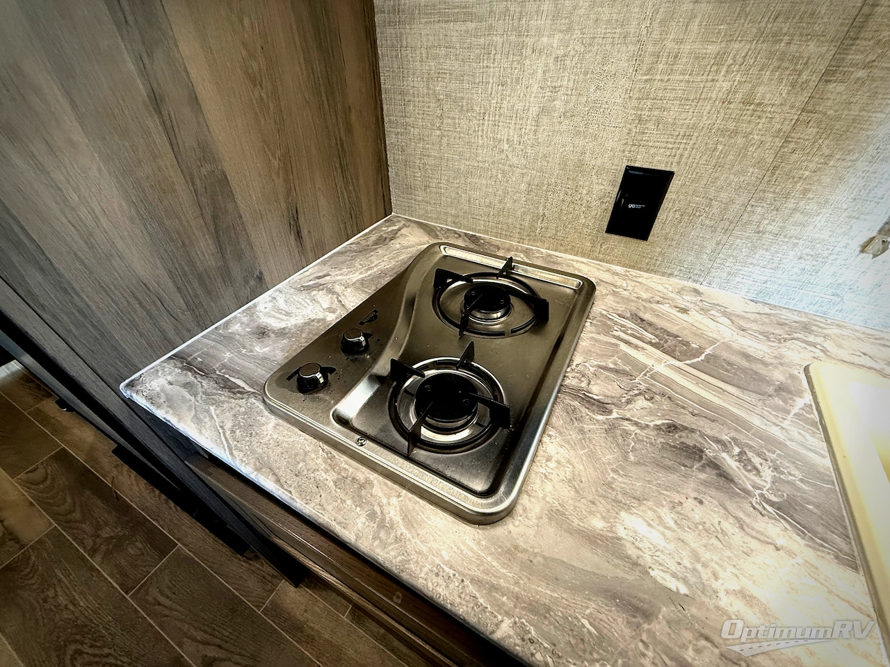 2021 Gulf Stream Enlighten 25BH Photo 10