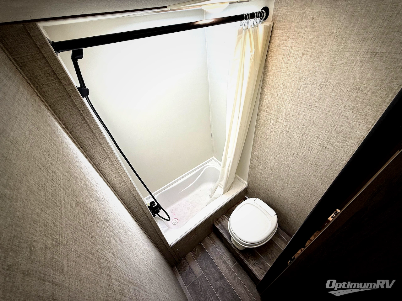 2021 Gulf Stream Enlighten 25BH Photo 16