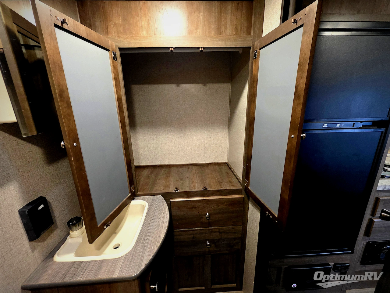 2018 Dutchmen Coleman Light LX 1705RB Photo 14