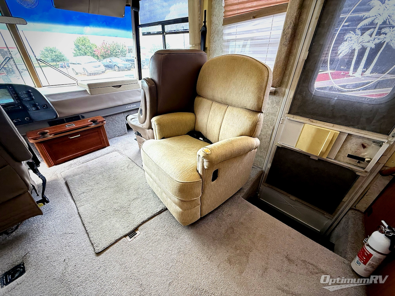 2000 Winnebago Chieftain 36L Photo 4