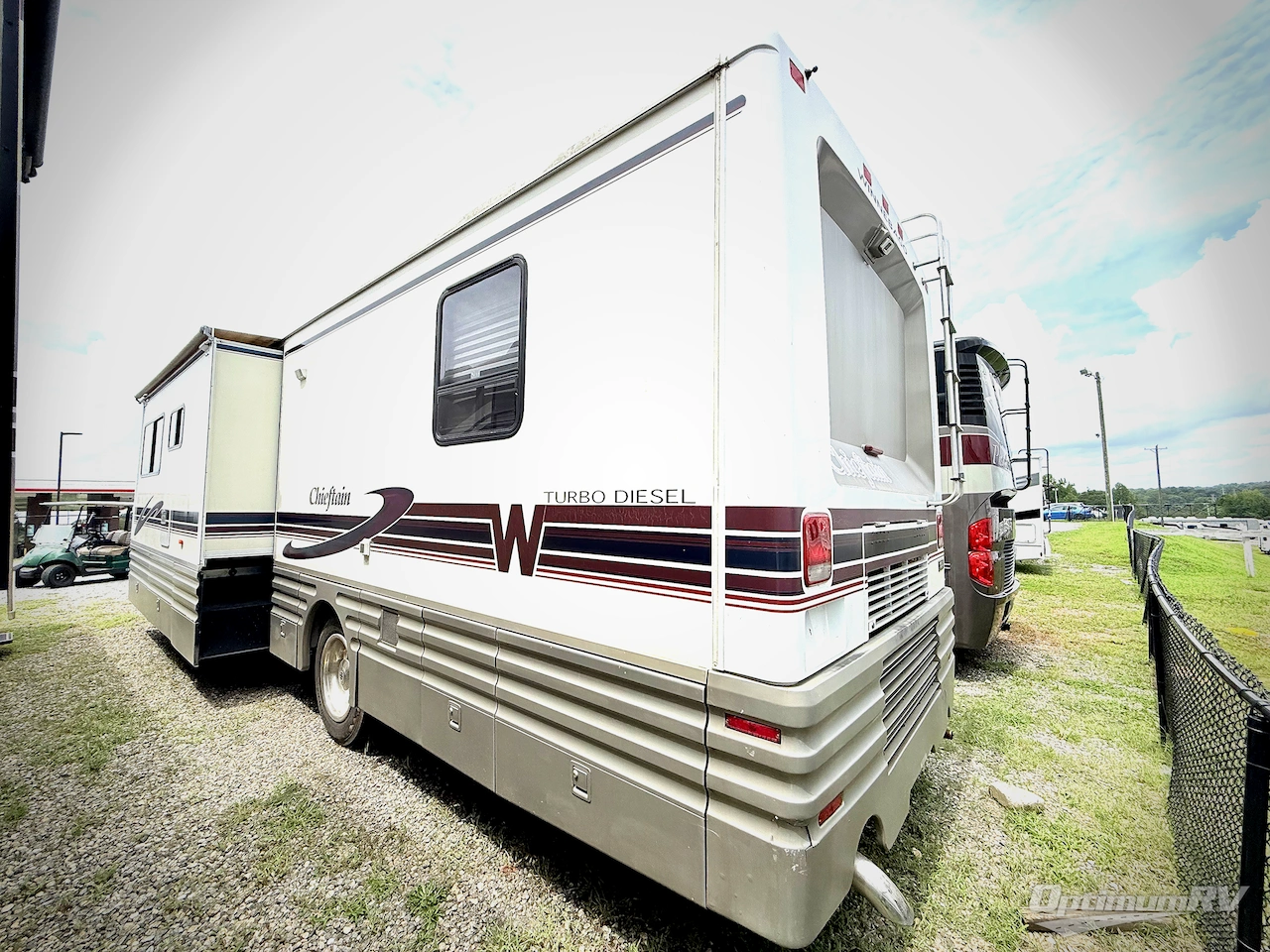 2000 Winnebago Chieftain 36L Photo 20