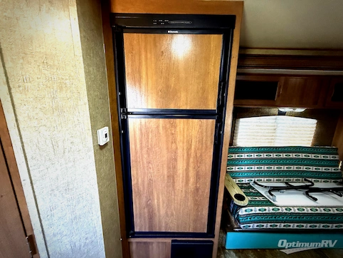 2015 Coachmen Apex Ultra-Lite 239RBS RV Photo 3