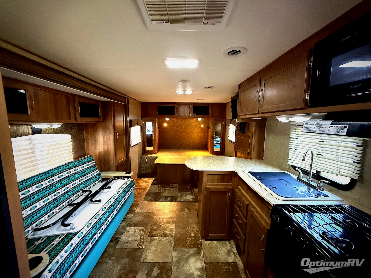 2015 Coachmen Apex Ultra-Lite 239RBS Photo 4