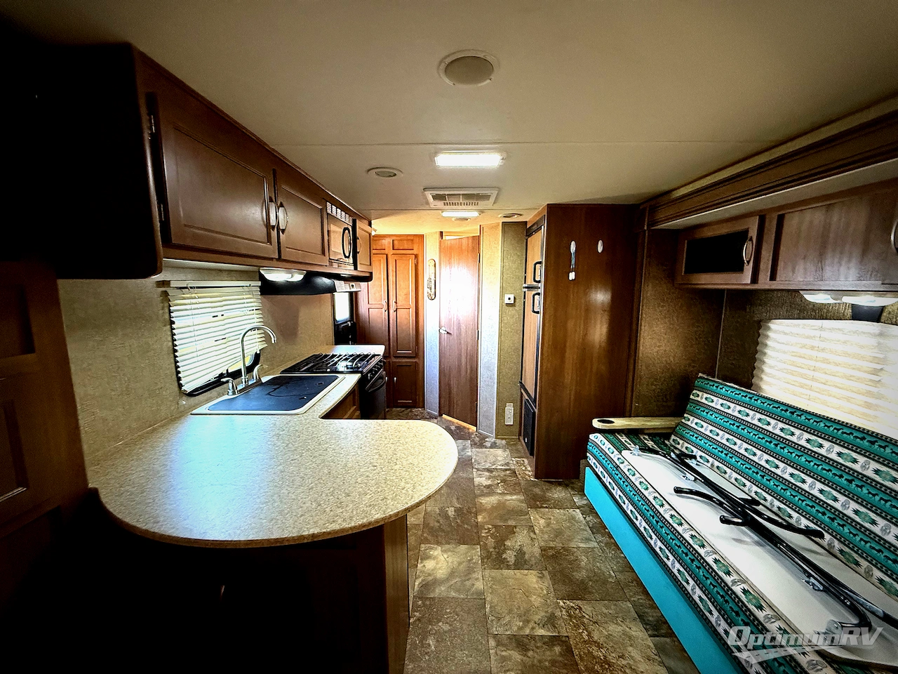 2015 Coachmen Apex Ultra-Lite 239RBS Photo 5