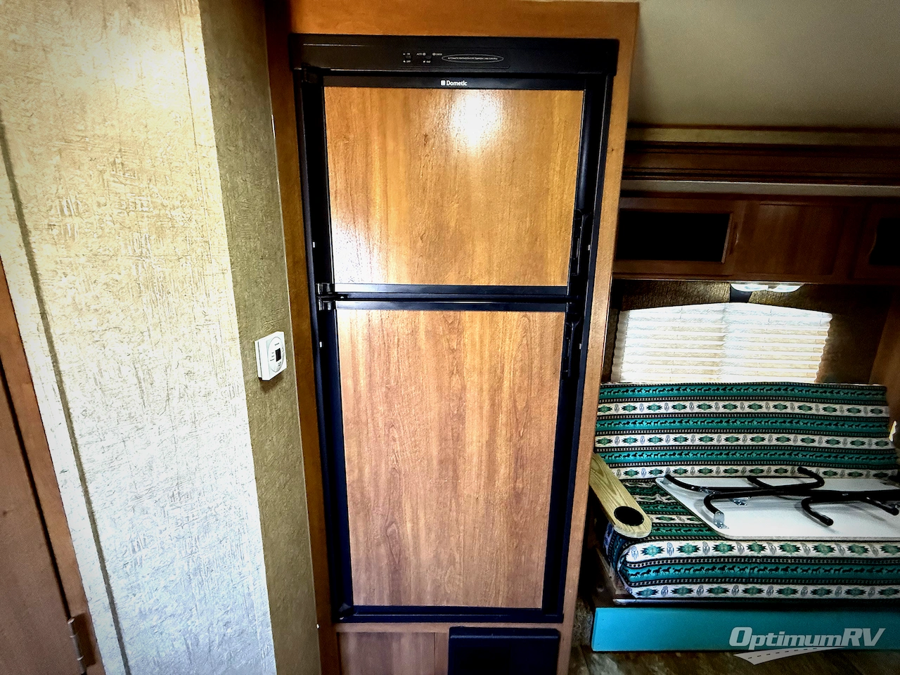 2015 Coachmen Apex Ultra-Lite 239RBS Photo 9