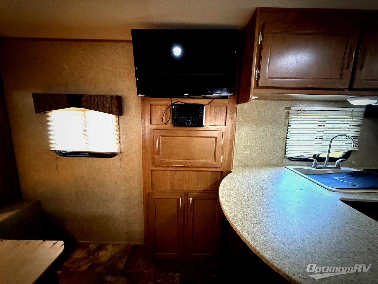 2015 Coachmen Apex Ultra-Lite 239RBS Photo 14