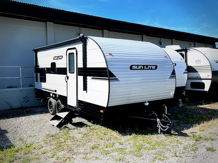 2026 Sunset Park Sun Lite LTD 21DB RV Photo 1