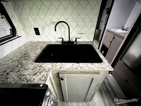 2026 Sunset Park Sun Lite 27WQB RV Photo 3