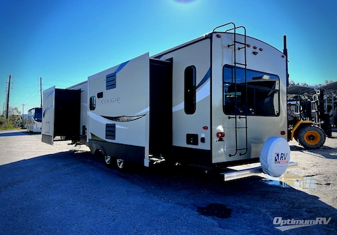 2018 Keystone Cougar Half-Ton Series 32RLI RV Photo 2