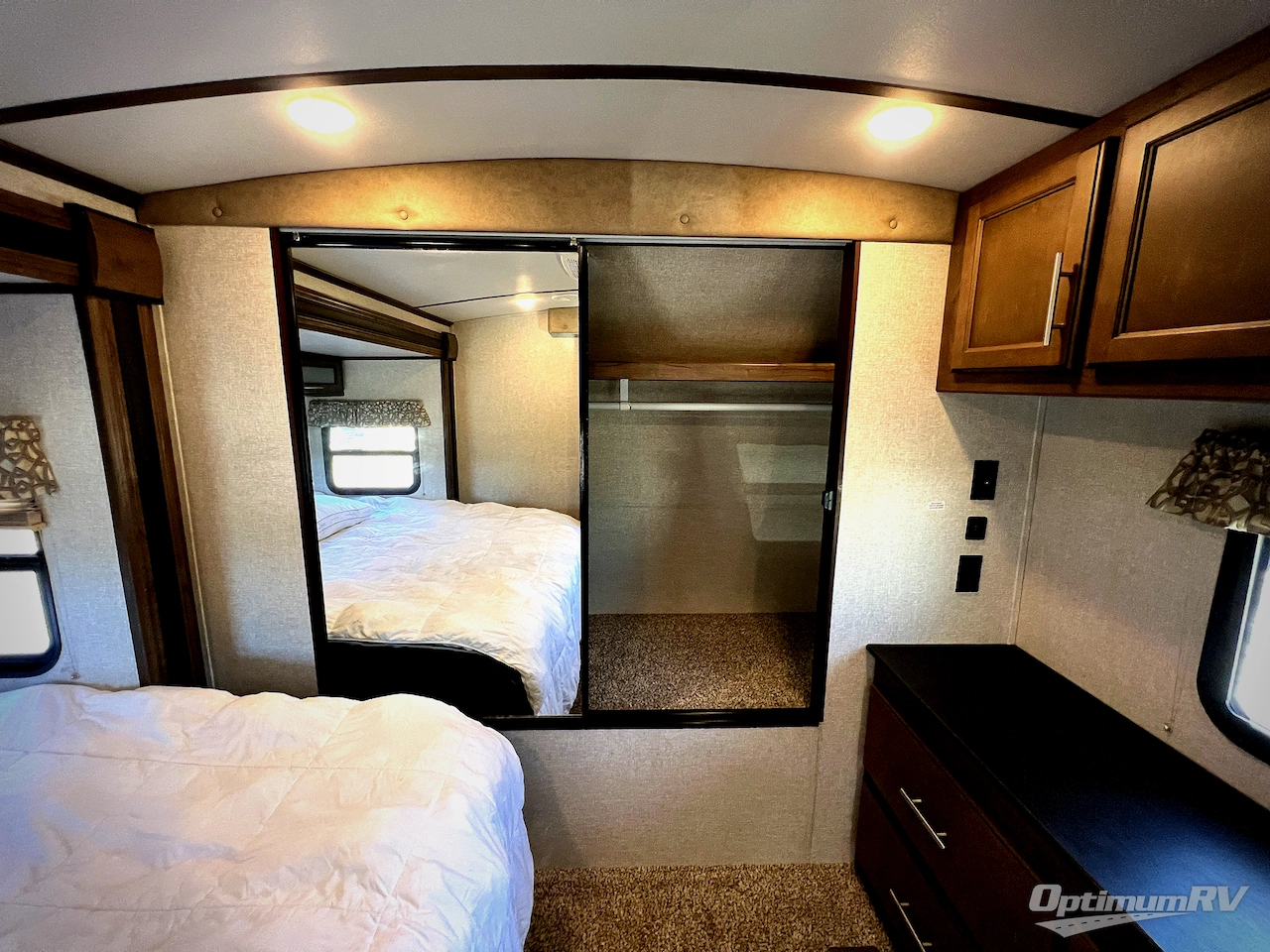 2018 Keystone Cougar Half-Ton Series 32RLI Photo 17