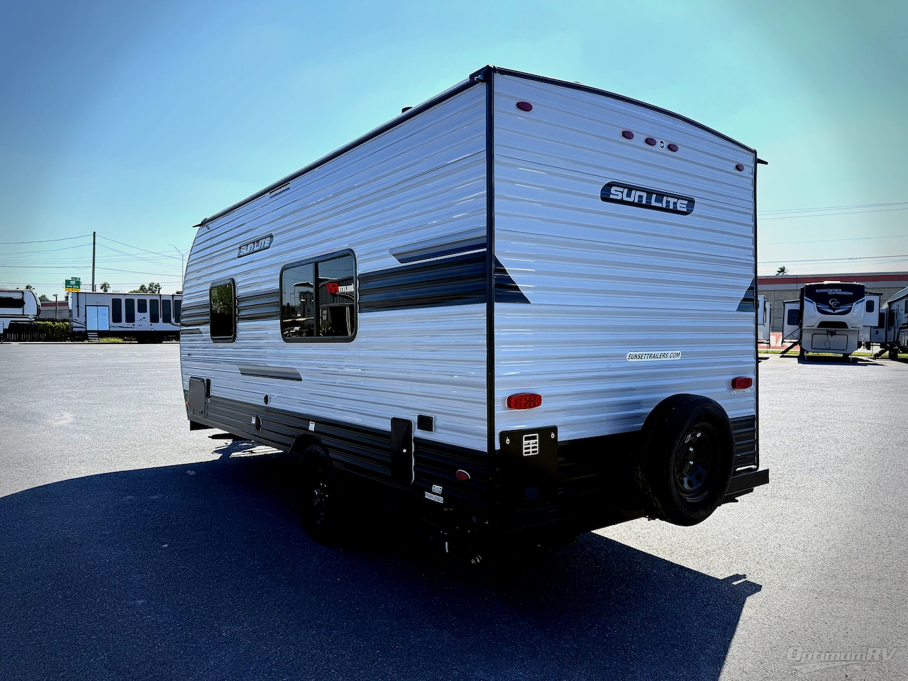 2026 Sunset Park Sun Lite LTD 19RB Photo 3