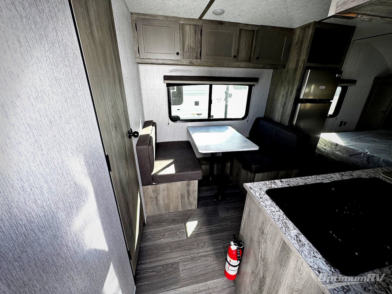 2026 Sunset Park Sun Lite LTD 19RB Photo 2