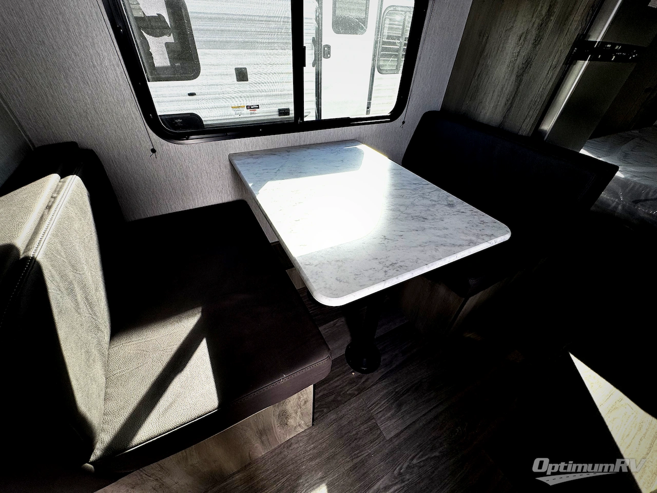 2026 Sunset Park Sun Lite LTD 19RB Photo 3