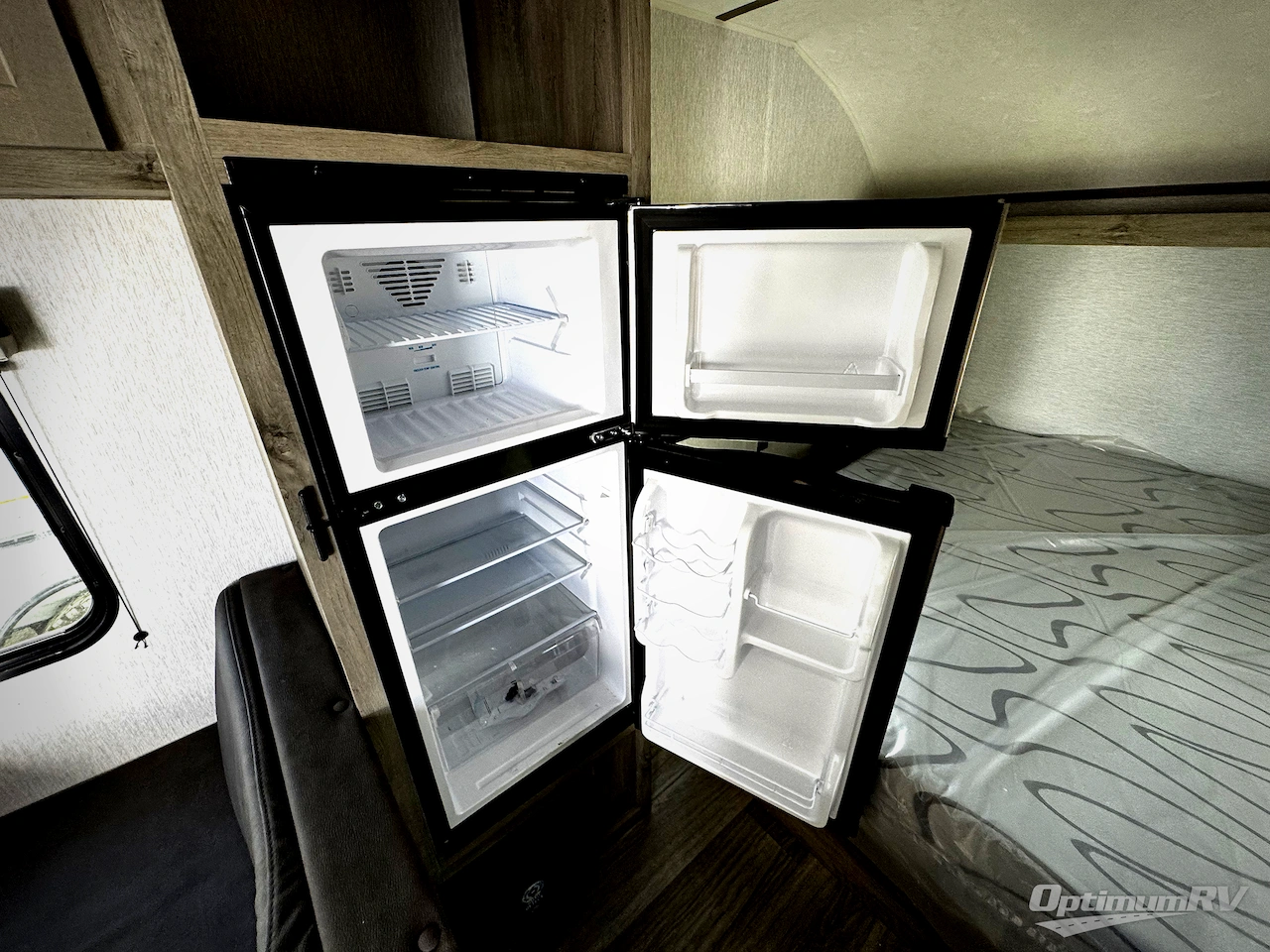 2026 Sunset Park Sun Lite LTD 19RB Photo 9