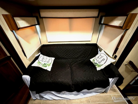 2019 Palomino Columbus 1492 389FL RV Photo 2